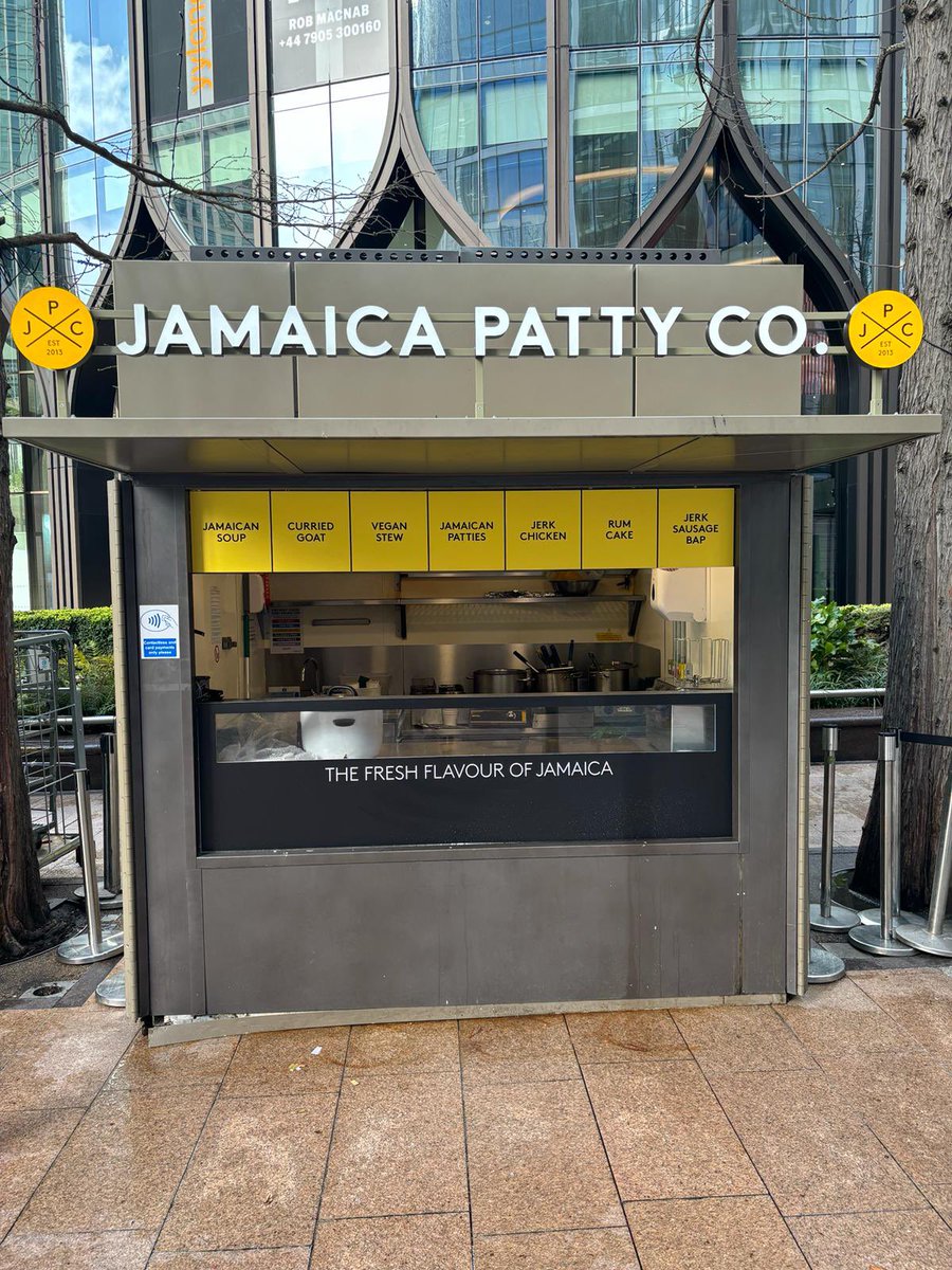 Pleased to welcome our new little sister to the family, look out for us in Canary Wharf 🇯🇲💛

📍2A Reuters Plaza London E14 5AJ

#eatlondon #foodgasm #londonblogger #foodies #thejamaicapattyco #liverpoolstreet #toplondonrestaurants #jamaicalove🇯🇲 #coventgarden