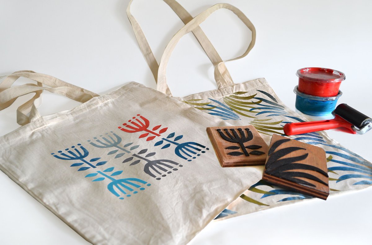 Make a print block and print your own canvas tote bag! Lynda Shell will show you how to make a simple printing block of your own design. You can then experiment & explore before making your own unique tote bag. Places are limited, please sign up here: buff.ly/3PUtEXb