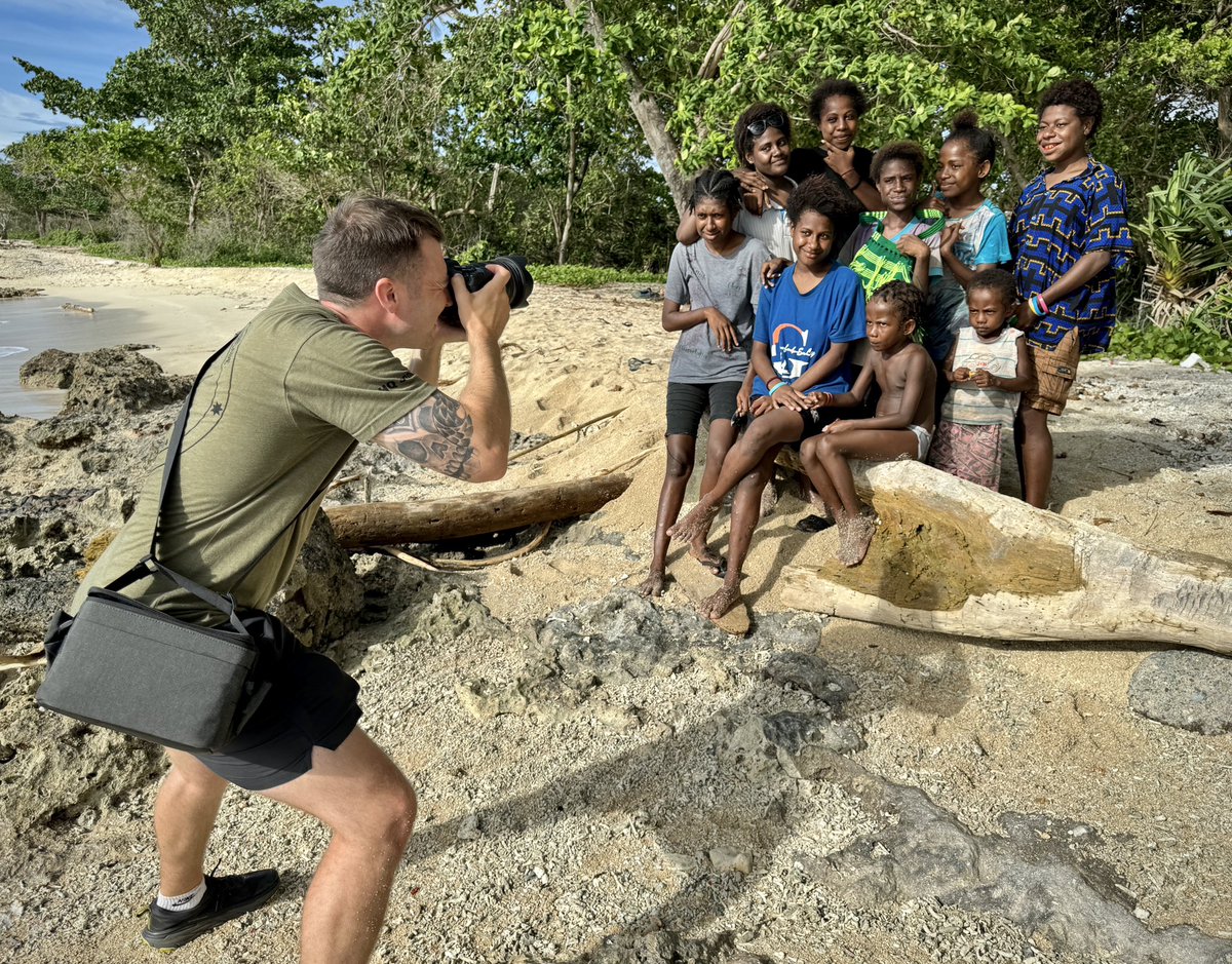 3rd Brigade Military Camera Team in Wewak, Papua New Guinea 🇵🇬🇦🇺