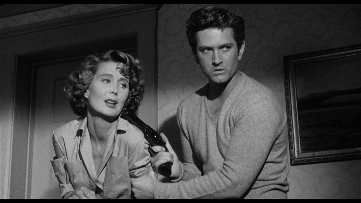#SundayNightClassic
The Shadow on the Window (1957) by #WilliamAhser
w/#PhilipCarey #BettyGarrett
When a boy is found wandering in shock, police race to locate his missing mother.
“your eyes will open wide... at the terrifying things that happen in that room!”
#Noir #FilmNoir