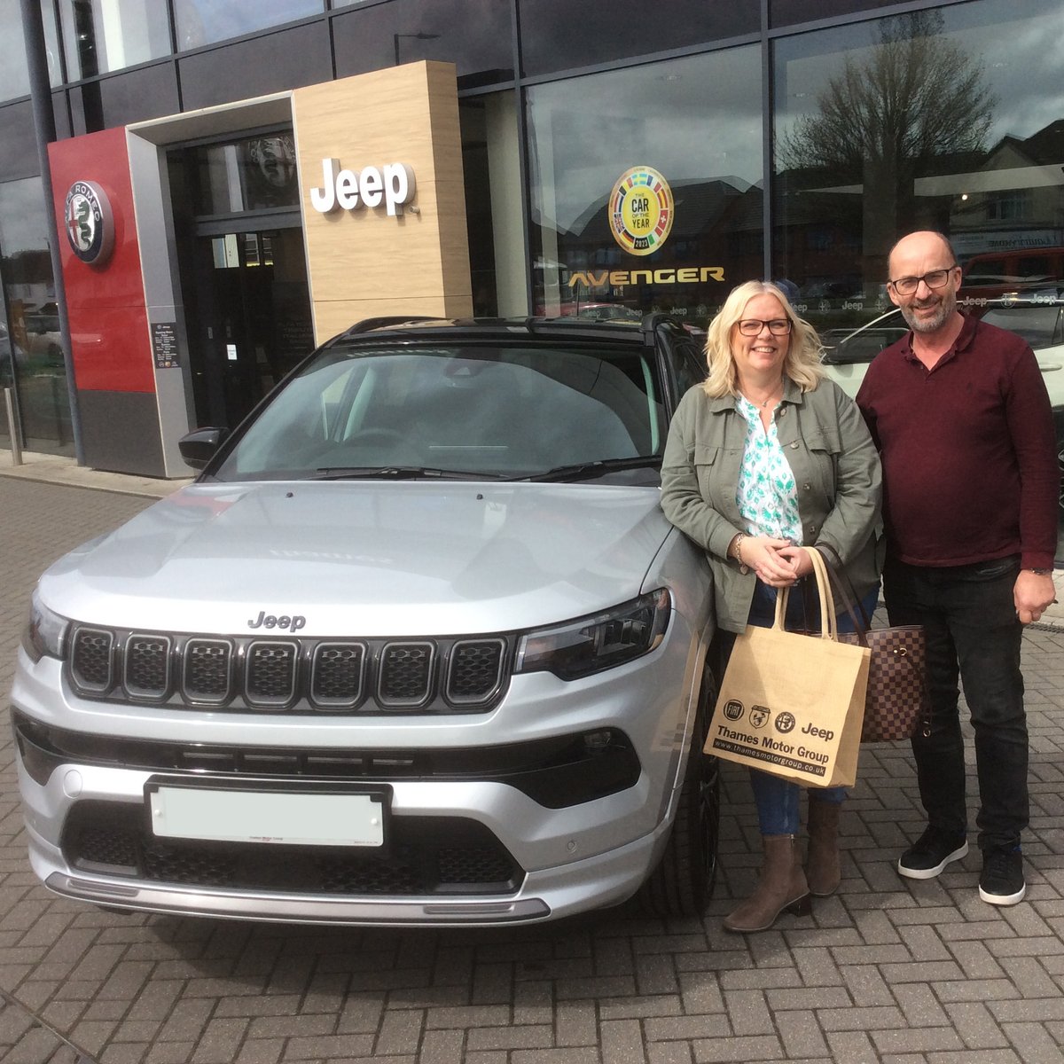 Joy and Nigel travelled all the way from Wales to collect their lovely new 24 plate Jeep Compass from Abb at Slough! Congratulations guys and thank you for making the journey to Thames.