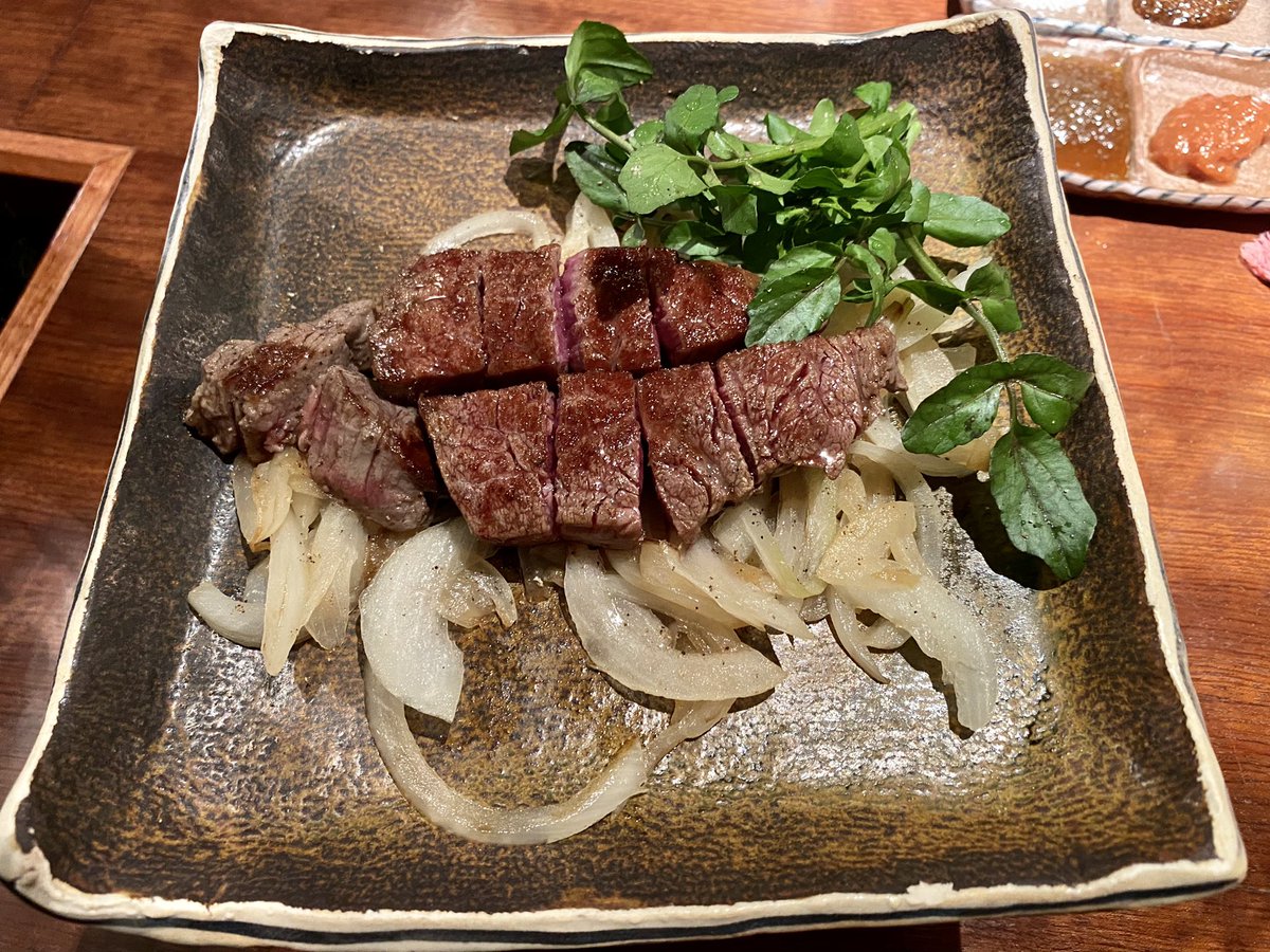 kattenigurume's tweet photo. 【勝手に評価】

横浜瀬里奈ステーキドーム

⭐️　6.0/10

しっかりと鉄板で作り上げてくれるお料理
とろけるフカヒレ、柔らかフィレステーキ
ソースの味付け、お肉の焼き加減共に良き。
#勝手に評価横浜瀬里奈ステーキドーム
#横浜瀬里奈ステーキドーム
#鉄板焼き
#ステーキ
#フカヒレ
#フィレステーキ https://t.co/kc7JTkuDj4