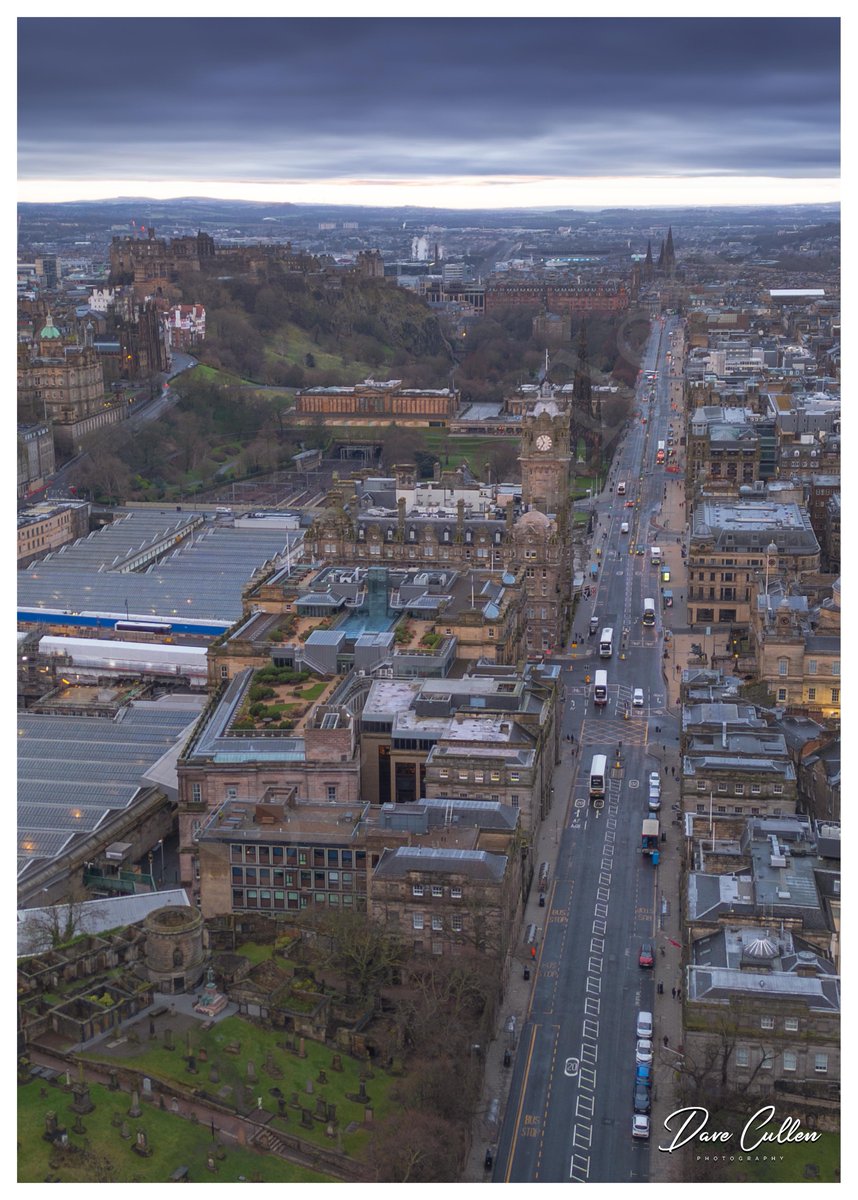 Princes St & Edinburgh Castle Do NOT copy or reproduce without written permission @Fotospeed @VisitScotland @ScottishField @Edinburgh_CC @HistEnvScot @edinburghcastle @thebalmoral @NatGeoPhotos #appicoftheweek #ScotlandisNow #outandaboutscotland #fsprintmonday #Sharemondays2024