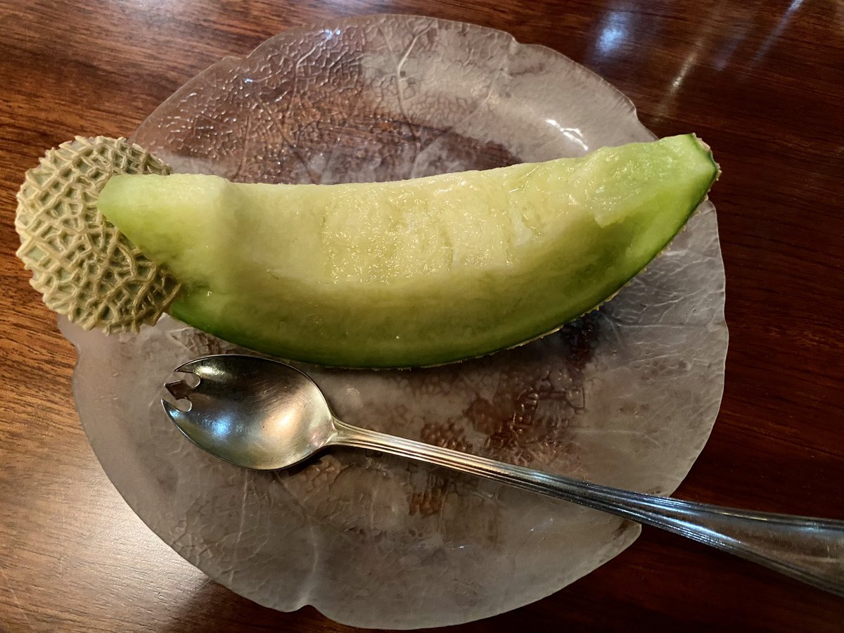 kattenigurume's tweet photo. 【勝手に評価】

横浜瀬里奈ステーキドーム

⭐️　6.0/10

癖になる味付けの締めのガーリックライス。
デザートは席を移動してゆったりくつろげるチェアにてメロンと紅茶を頂き、
ととのいました。
ご馳走様でした。
#勝手に評価横浜瀬里奈ステーキドーム
#ステーキドーム
#ガーリックライス
#メロン https://t.co/O8iBBUFccL