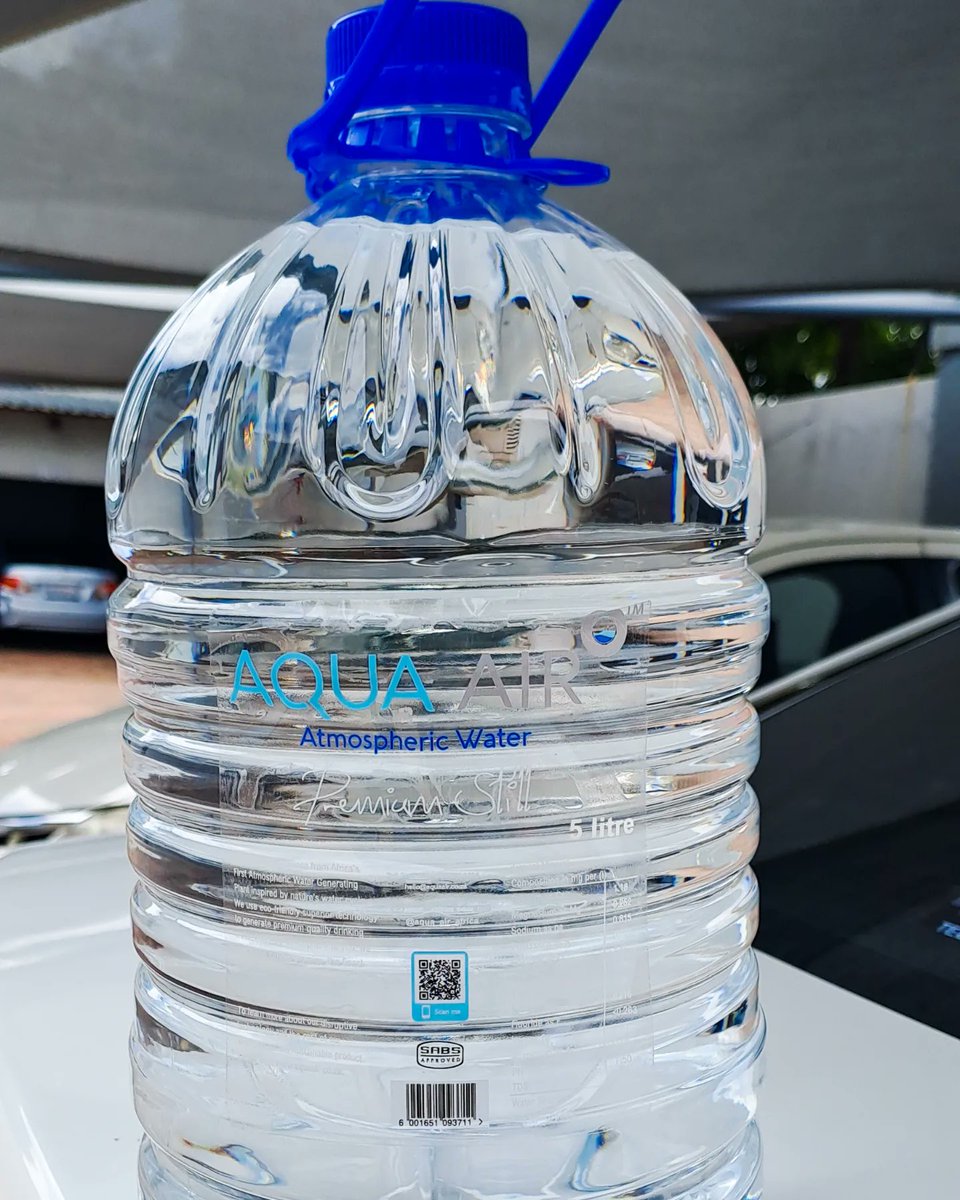 'Stay hydrated all day with our new 5L water bottle – quench your thirst, stay refreshed!' . . . #aquaair #aqua4all #allaquainternational #wearebtmp #alliancegroupinvestments #explorepage #atmosphericwater #quenchyourthirst #Tastetheair #tasteofinspiration