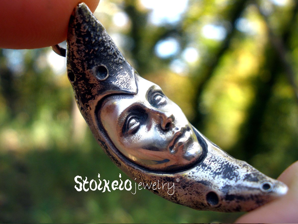 Moon Goddess Pendant 
#TotalSolarEclipse #sundayvibes #SundayMorning #EclipseSolar #SolarEclipse2024 #EarthMonth #GiftReport #GiftGuide
#etsyfavorites #EtsyHandmade #EtsyStarSeller 
stoixeiojewelry.etsy.com/listing/133359…