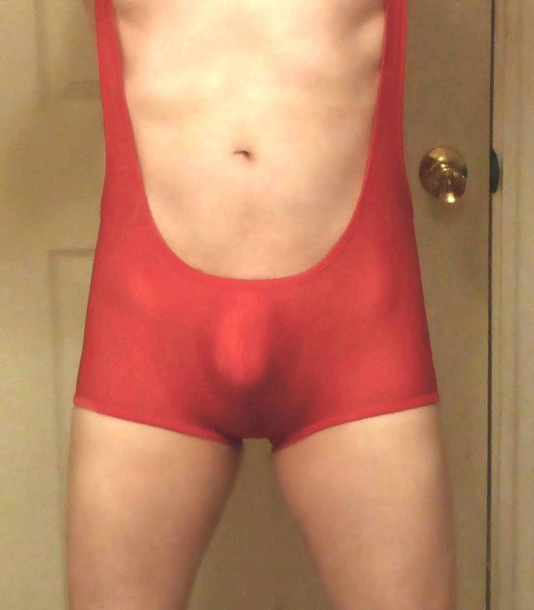 FadeInFadeOut4's tweet photo. Do you want to wrestle and pin me down ? 😉
#showoff #gay #boy #twink #gayboy #boybutt #bulge https://t.co/Xy45JG73EX