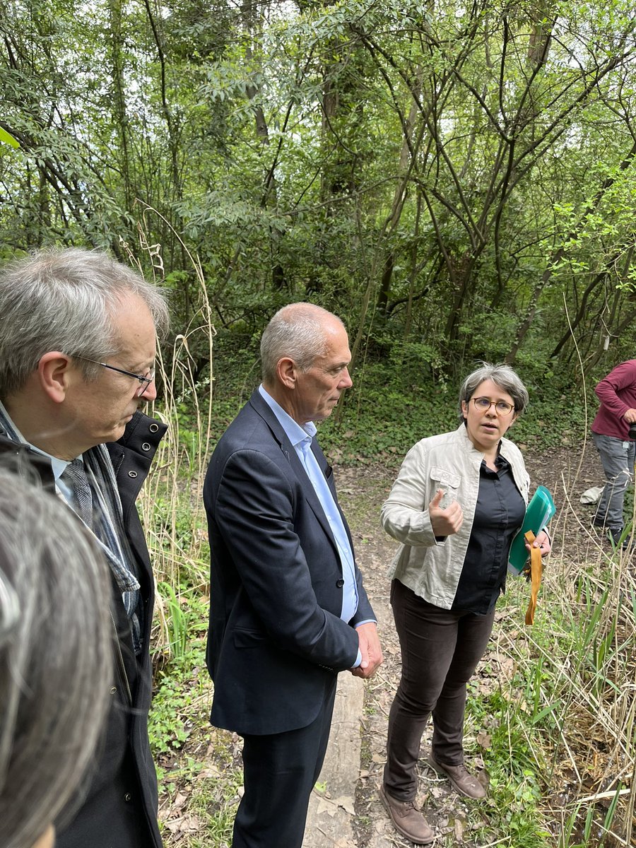 laurentbarbieri's tweet photo. #visitCNRS du PDG du @cnrs @antoine_petit_ au @LEHNA_lab spécialiste des écosystèmes aquatiques : témoin en première ligne de l’évolution de notre environnement #PEPR #solubiod, #onewater @UnivLyon1 @entpe @INEE_CNRS @CNRS_dr07 https://t.co/3CFx7FsWEs