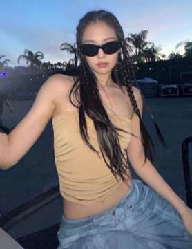 Mifei33's tweet photo. jennie with a stargirl vibes; a thread https://t.co/5W5kqJazYb