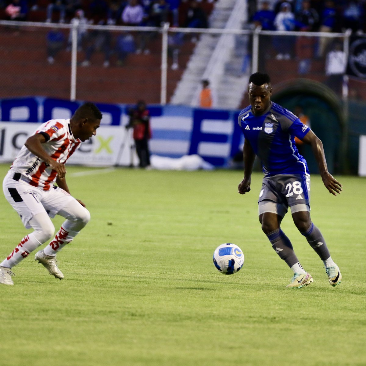 ⚽️🏟¡EMPATE EN AMBATO!⚽️🏟

<a href="/CSEmelec/">Club Sport Emelec</a> empató 1-1 con #TécnicoUniversitario, por la Fecha 7 de la Fase1 de la #LigaProEcuabet 2024, en el Estadio Bellavista.
Emelec se lleva un ⚽️🏟¡EMPATE EN AMBATO!⚽️🏟

⚽🔴 Carlos Arboleda 30'
⚽🔵 Luis Fernando León 71'

#Emelec