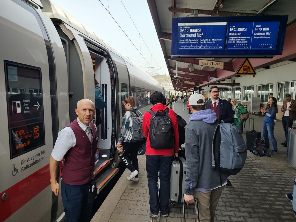 Next stop: #FOSD24 @TUeindhoven

We, the <a href="/uni_ulm/">Universität Ulm</a> members of our group (<a href="/Boehm_Sa/">Sabrina Böhm</a>, Raphael Dunkel, Ruben Dunkel, <a href="/stimjannik/">Tim Jannik Schmidt</a>), are on the way! 

Looking forward to an amazing FOSD week!