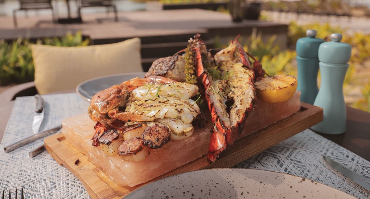 Experience the succulent taste of sea food and steak at Sea, Fire, Salt Restaurant by Anantara Desaru Cost Resort and Villas

@Anantara_Hotels 

>>>bit.ly/3RYNEIr

#AnantaraDesaruCoastResortandVillas
#BeachResortsInMalaysia
#SpecialtySeafoods
#CulinaryDelights