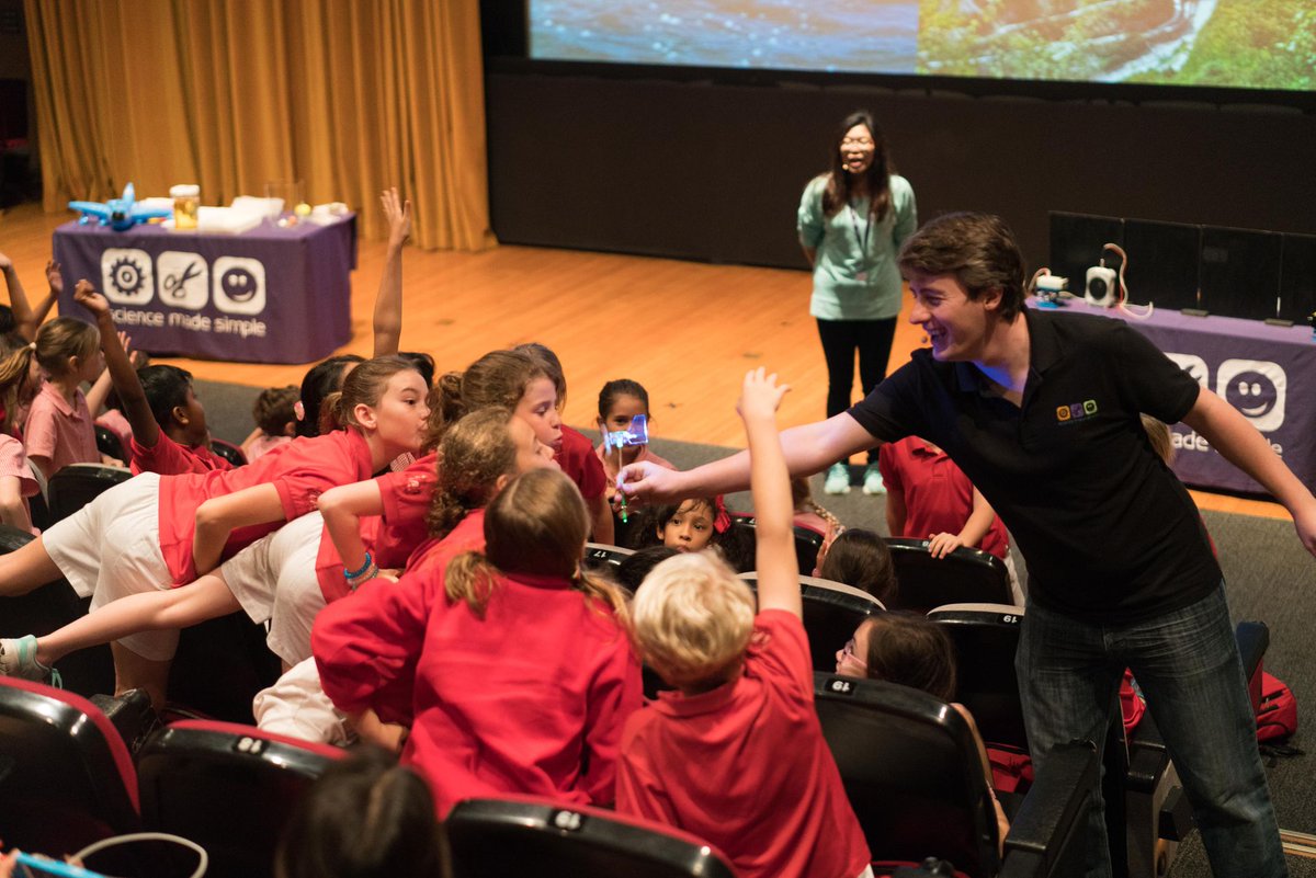 Don't miss out! 🌟 Join us for the second week of our shows at Eureka! Science + Discover in Liverpool! 🧪🔬 If you're in the area, come on over and see what else is going on. #Liverpool #ScienceFun 🚀🔭 discover.eureka.org.uk