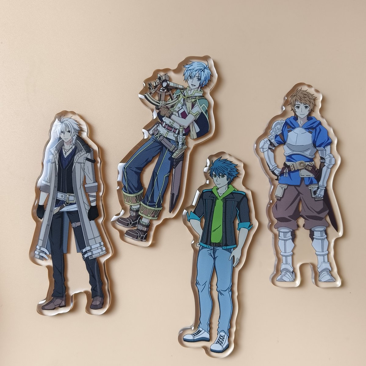 Special customization from the customer:
Transparent acrylic, epoxy resin process
no holes, no accessories

Custom your Own Keychain:
hamfai.com
#hamfai
#custom #acrylic #epoxyresin #animeorange #diyornaments