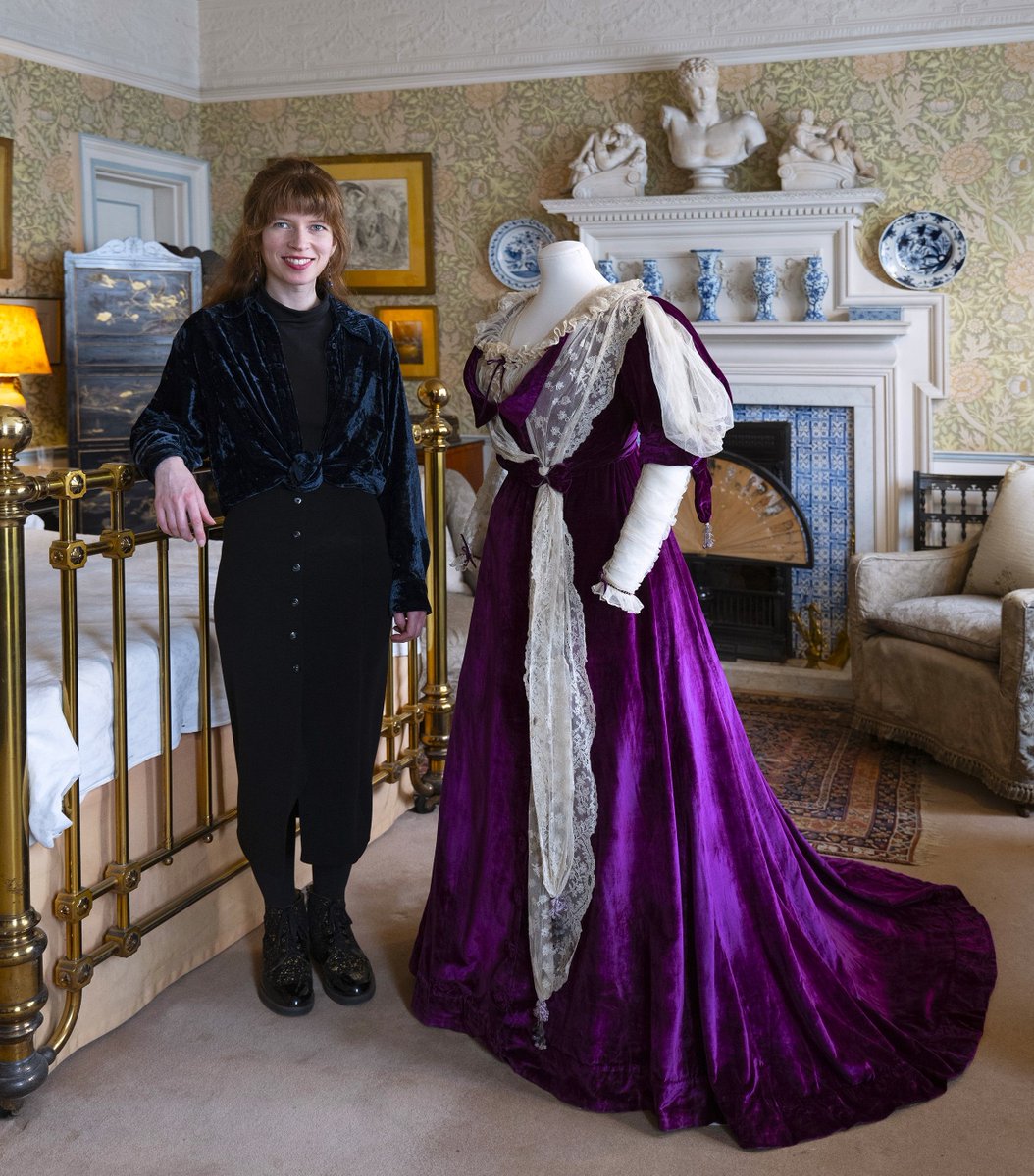 Speaking live on BBC Radio London @RobertElms this past weekend, hear Leighton House and Sambourne House Curator, Hannah Lund, chat all things #OutShopping 🎙️ Listen now (1:41-1:48) buff.ly/3U9TDwc