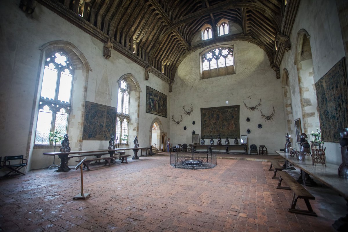 Good Monday morning from our little slice of medieval England! Completed in 1341, the Baron's Hall is one of few surviving medieval halls in england, crowned by an original 60feet high chestnut ceiling. #PenshurstPlace #MondayMotivation