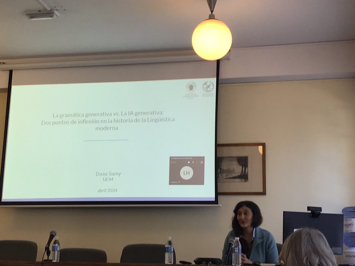 AdrianAcostaJ's tweet photo. Comenzamos la VI Jornada del doctorado en Lingüística Teórica y Aplicada con una comunicación sobre gramática generativa  e Inteligencia Artificial pronunciada por la profesora Doaa Samy https://t.co/Xi2pnBPaPM