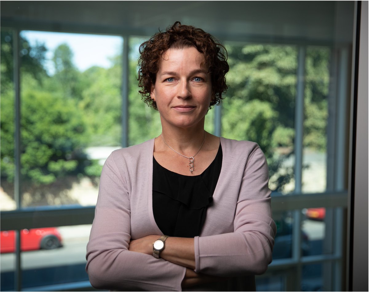 Delighted to announce that Scarlet Schwiderski-Grosche will be joining the EPFL AI Center as Executive Director, starting May 1st. Her demonstrated leadership in cultivating collaborations across various sectors, will be invaluable to the Center. Welcome aboard Scarlet!