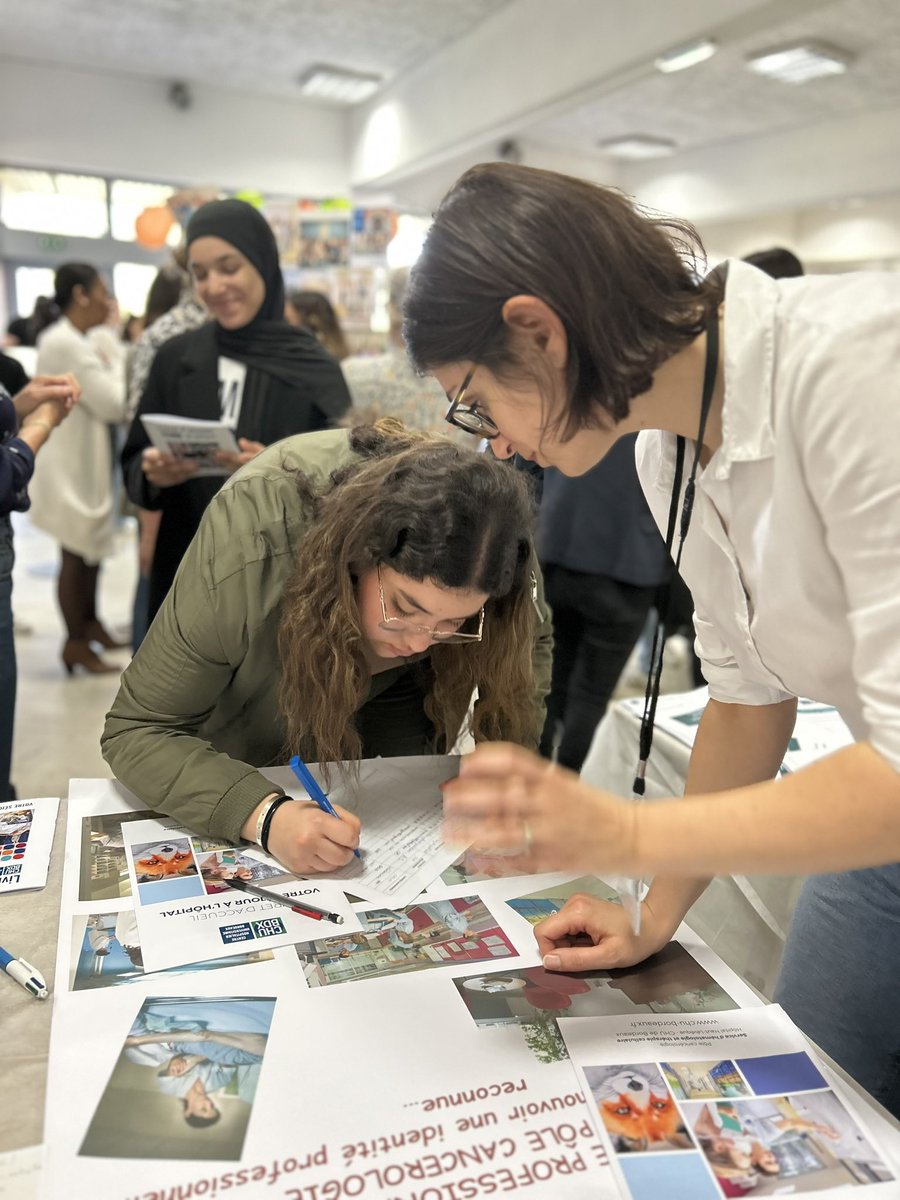 Forum des métiers paramédicaux 
<a href="/CHUBordeaux/">CHU de Bordeaux</a> 
Le pôle de cancérologie vous accueille, vous renseigne et vous accompagne dans votre projet professionnel ! 
Venez nombreux 💉🚑🩺💊