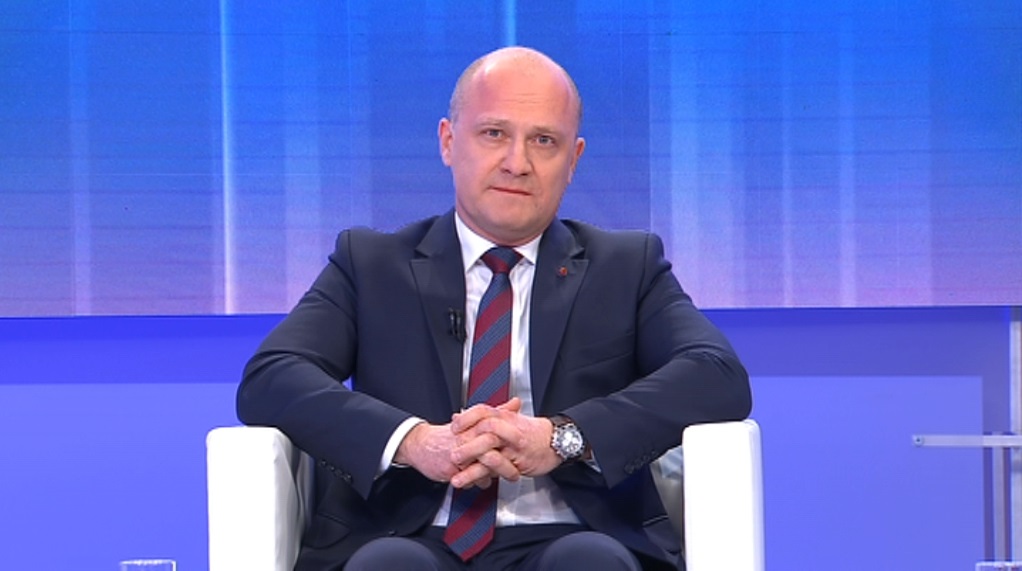 tvp3szczecin's tweet photo. Piotr Krzystek w I turze wygrał wybory na prezydenta #Szczecin.a z wynikiem 60,43 proc. - podała Państwowa Komisja Wyborcza.

https://t.co/afieWrQEa7 https://t.co/lDKIk4rTMq