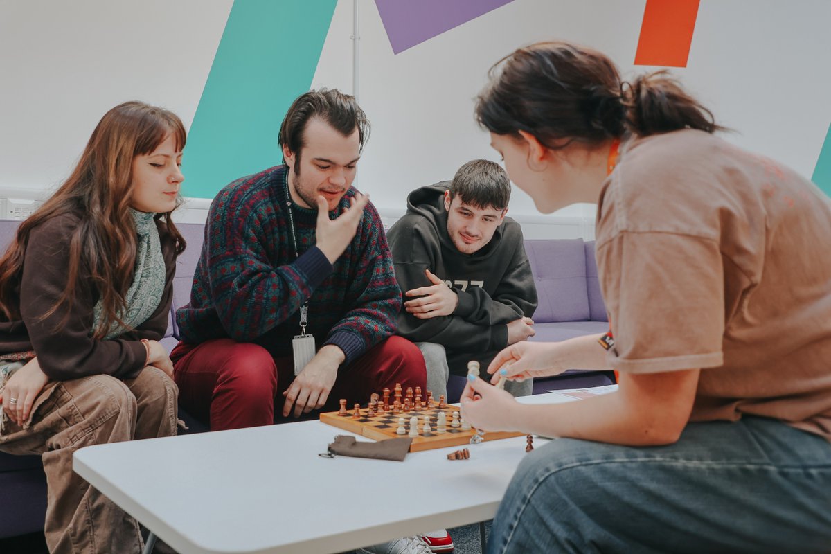 Sheff6thForm's tweet image. Our Law pathways allow you to pursue a future as a lawyer, within policing, or any other law-related career.

You'll be able to study film studies, law, psychology, business studies, criminology, history, sociology, or politics.

Apply now for September.
sixthform.sheffcol.ac.uk/news/spotlight…