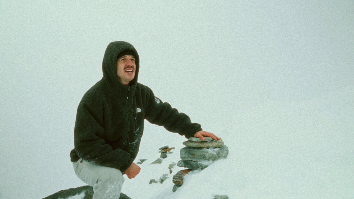 Challenge shooting in the snow, -4 degrees Celsius  
#FeiyuScorp2 #cameragimbal #Filmmaking 
① Built-in AI tracking
② Up to 2.5kg payload
③ Gesture control + Wireless Bluetooth control
④ Quick vertical shooting installation 
Thanks for sharing <a href="/TeoCrawford/">Teo Crawford</a>