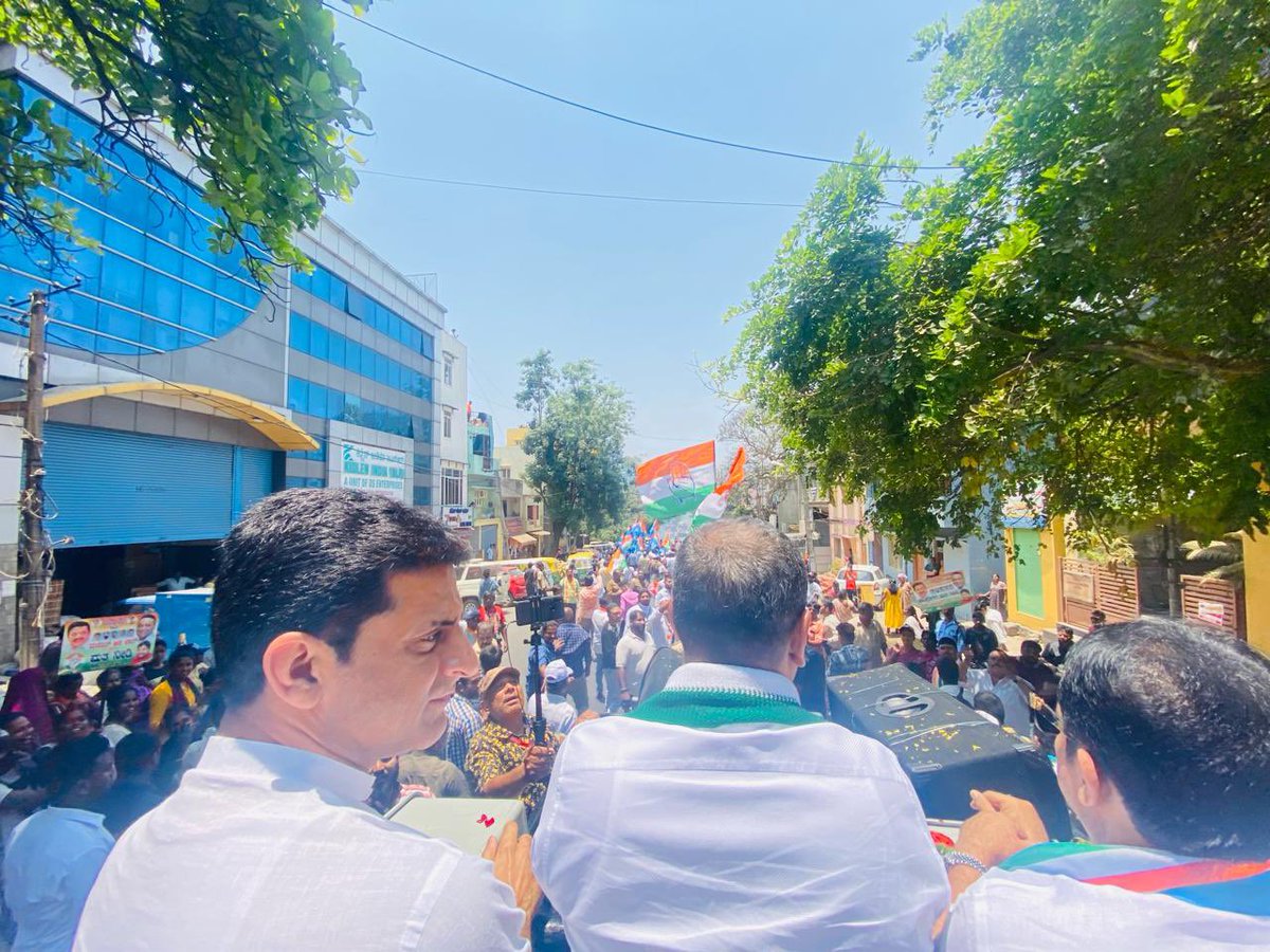 Glimpses from the public rally held at Chamrajpet assembly in support of Shri @MansoorKhanINC from  #BengaluruCentral accompanied by Shri @BZZameerAhmedK, Shri Naseer Ahmed among others.   

#MansoorForBengaluruCentral