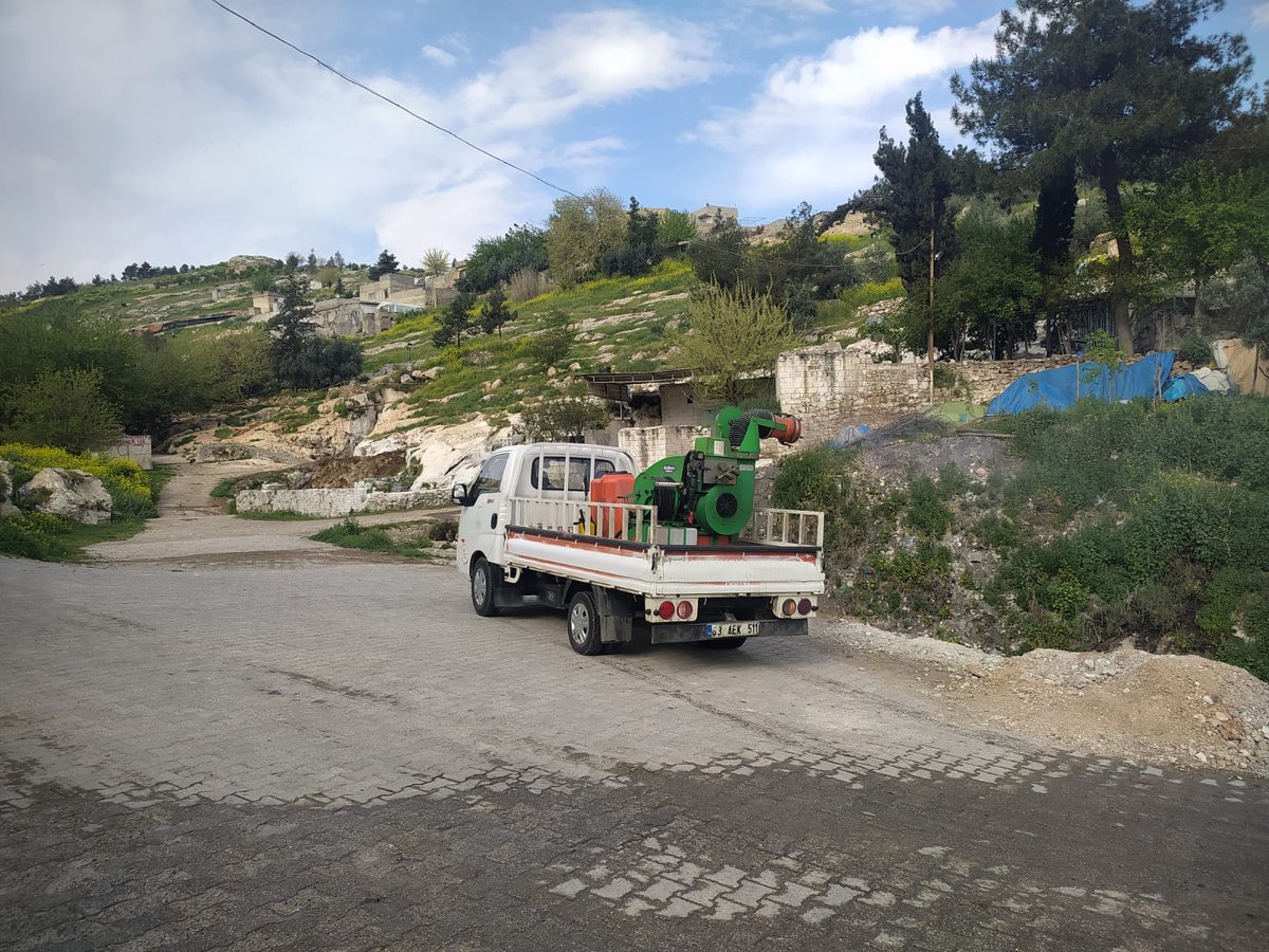 sanliurfabld's tweet photo. Park, bahçe ve sokaklarda vektörle mücadele çalışmalarımız devam ediyor🚧

Sağlığınız bizim için çok önemli❤️ https://t.co/2r8UhVC0Zz