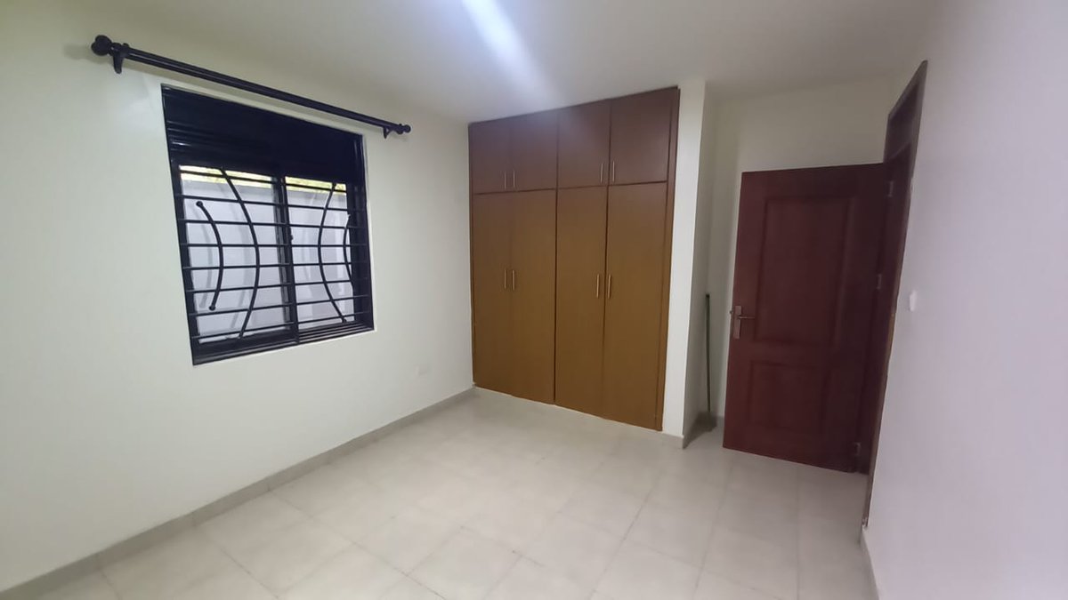 Habinezaservice's tweet photo. House for Rent!! This exquisite property locate in Kira Kitukutwe Features a spacious living room and bedroom, complete with a bathroom and kitchen at only 460K.
Call / WhatsApp; 0703081044 / 0757 862320

#ForRent #Kira #AffordableLiving #HomeSweetHome https://t.co/e32axPPhFF