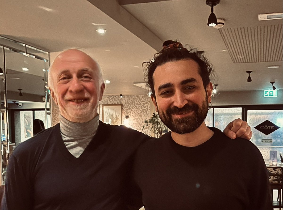 Last week I gave a lecture series on heavy tails in ML as part of a Newton Institute event newton.ac.uk/event/tml/. To my surprise one of my personal heros stat.cornell.edu/people/field-f… was in the audience. I learned most of heavy tails from his books, like many other people.