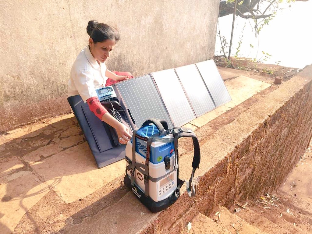 ☀️ Exciting News for Health Workers! 🏥 Our Emvolio Active Vaccine Carriers are now compatible with Portable Solar Panels! With this dynamic duo, healthcare delivery becomes sustainable, resilient & accessible to all even in the most remote areas🌍💪 @SELCOFoundation @PATHtweets