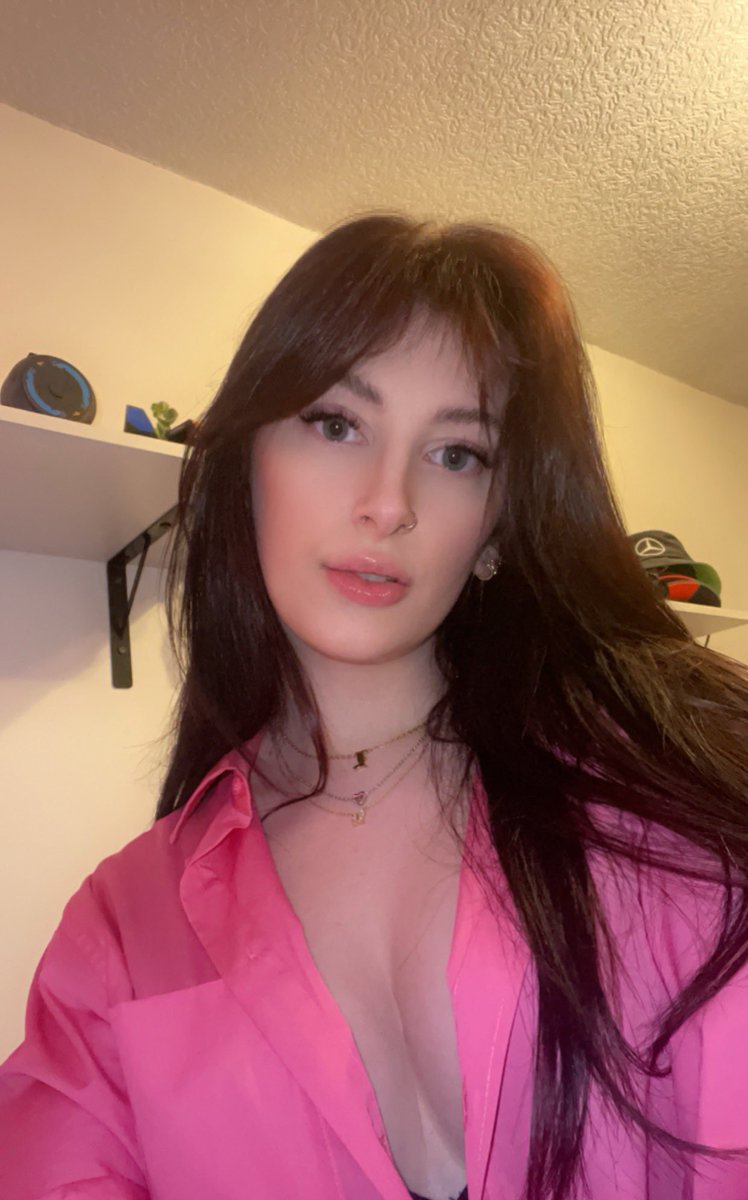 xluciamae's tweet photo. omg happy #f1twtselfieday !!

I hope you all have a beautiful day 💗 https://t.co/NXY6CpPQve