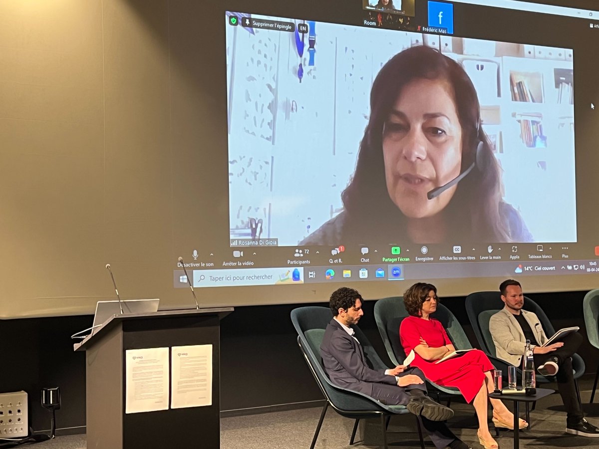 <a href="/dubravkasuica/">Dubravka Šuica</a> <a href="/ECPAT/">ECPAT International</a> @terredeshommes Here we are with panel 1 on identifying the needs of children online with MEP <a href="/CRinzema/">Catharina Rinzema</a>, <a href="/digioro1/">Rosanna Di Gioia</a> from DG JRC, Tomas Hartman from <a href="/Snap/">Snap Inc.</a>, a VOICE Child Ambassador from Romania &amp; moderated by <a href="/EmilioPuccio/">Emilio Puccio</a> from <a href="/Europarl_EN/">European Parliament</a> &amp; a VOICE Child Ambassador from Bulgaria

#VOICEReseach