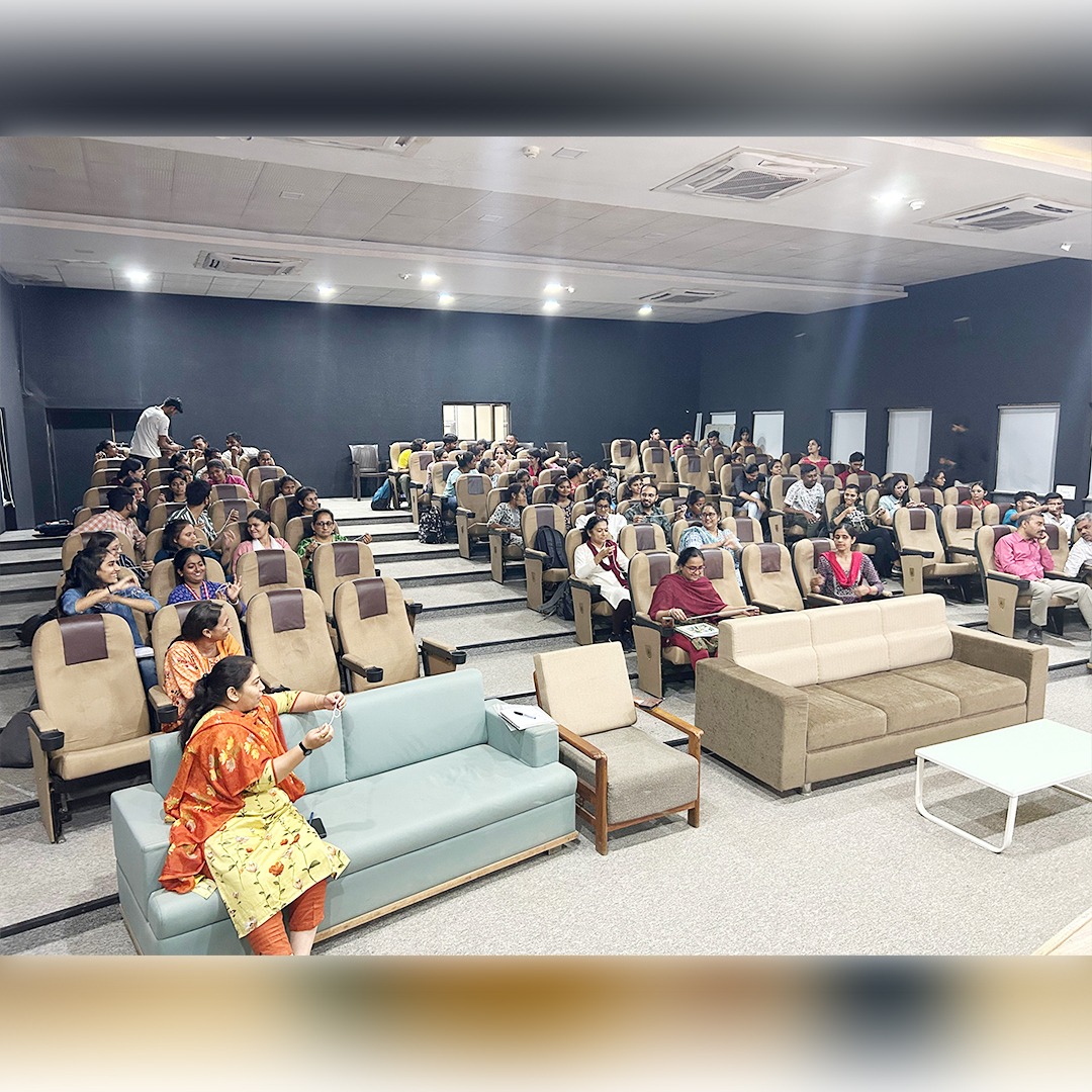 iitegandhinagar's tweet photo. "Teacher as a Catalyst to Bring Changes Through Guidance &amp; Counselling" on this topic enriching session was organized on dated 03/04/24 by the eminent personality The Psychologist &amp; Counsellor Prof. Dipti Oza.
#Teachers #teachereducation #education https://t.co/2VVlROzgFk