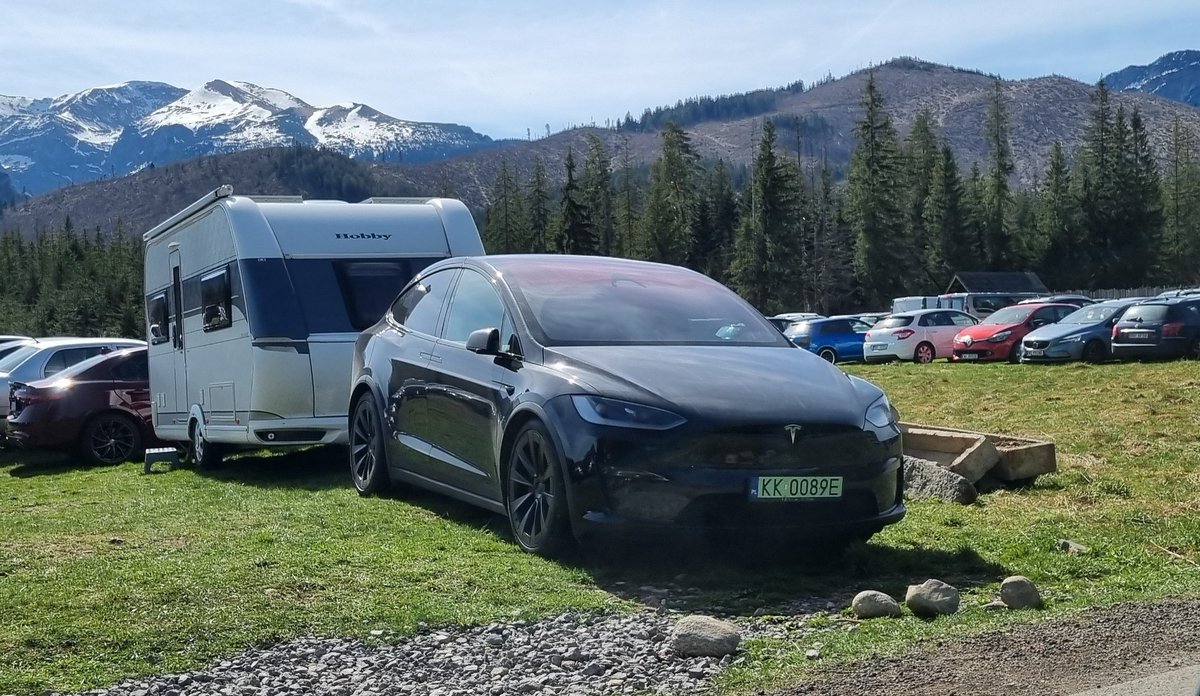 Czy caravaning Teslą można uznać za sport ekstremalny❔️🤔
____________
<a href="/Tesla/">Tesla</a> #ModelX <a href="/elonmusk/">Elon Musk</a>
