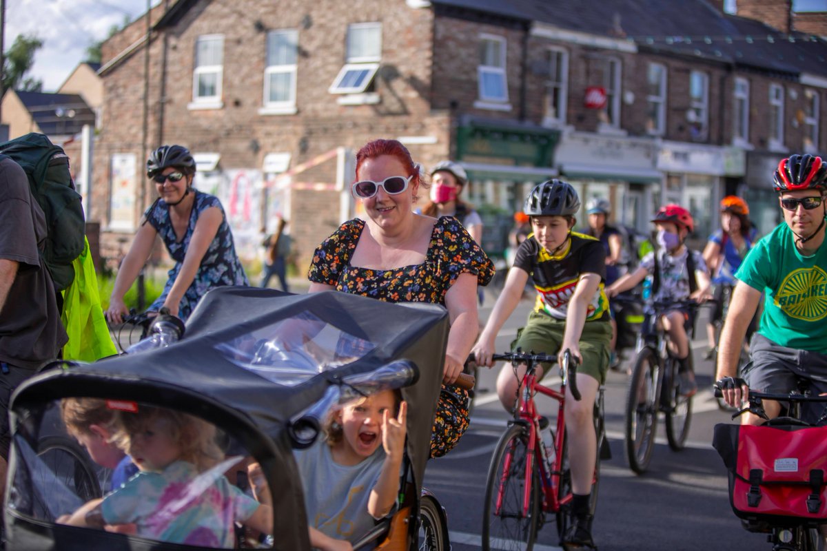 Enjoy a family-friendly, volunteer-led mass cycle ride in support of #ActiveTravel #SafeRoutesToSchool from Acomb to @CycleHeaven Sunday 21 April! **please register to give us an idea of numbers and be emailed last minute changes** linktr.ee/yorkcycle #KidicalMass #Cycling