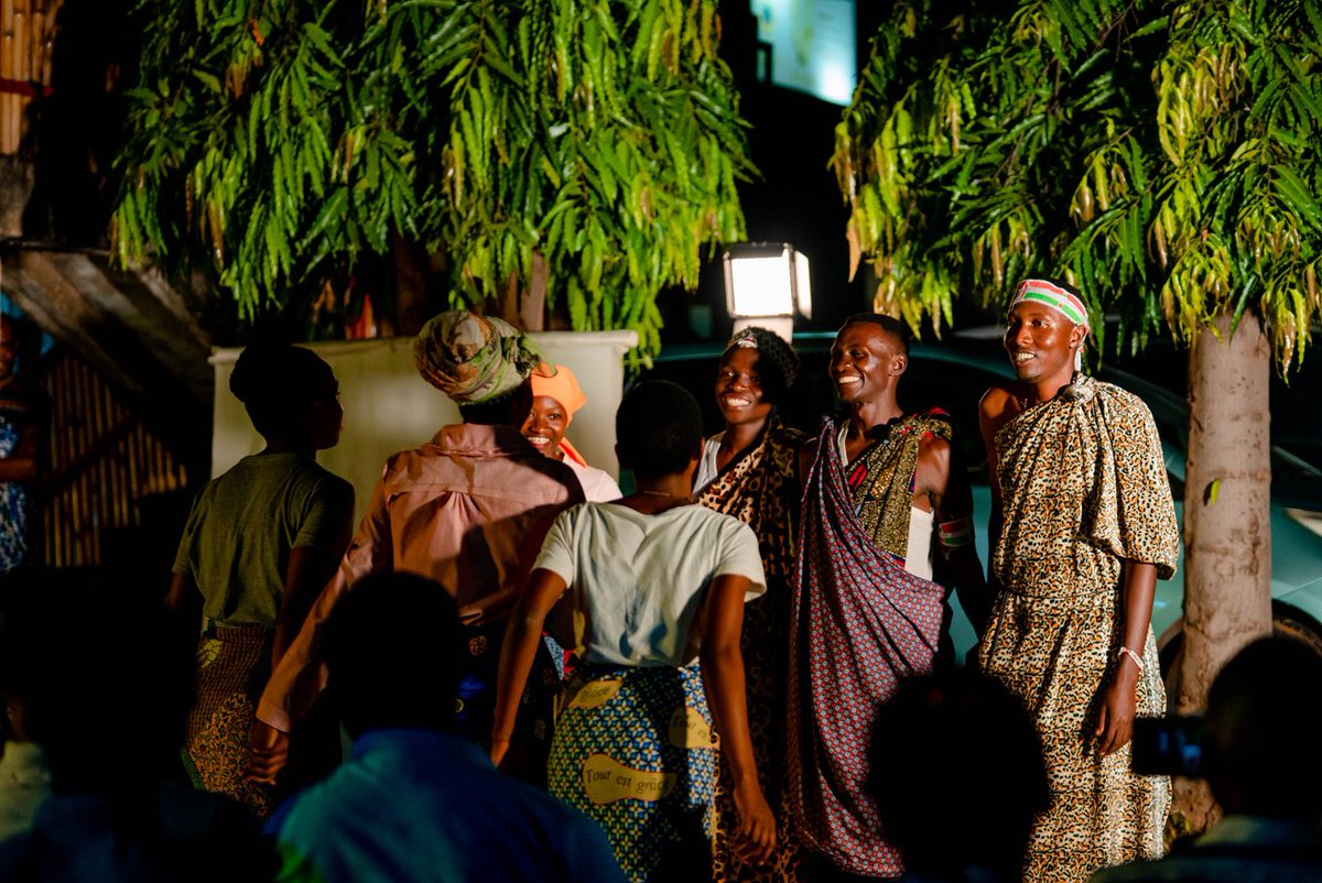 ODJ_Association's tweet photo. Après 69 jours, la soirée #Rinjora était de retour ce vendredi 05Avril.
Impatient de retrouver ce qu'apporte notre culture, plusieurs numéros de la soirée en plus du menu qu'offre #Rinjora ont assouvi le public qui était venu en grand nombre.
... https://t.co/8PeZMz7Mu5