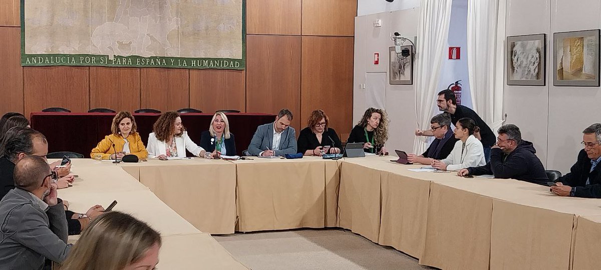 GC_Esperanza's tweet photo. Hoy, en el @ParlamentoAnd, compartimos la mañana con colectivos y personas implicadas en mejorar la vida de las personas, especialmente niñas y niños y sus familias, con #TEA. 
La #política es la herramienta para enriquecer la sociedad. https://t.co/te7snuCe28