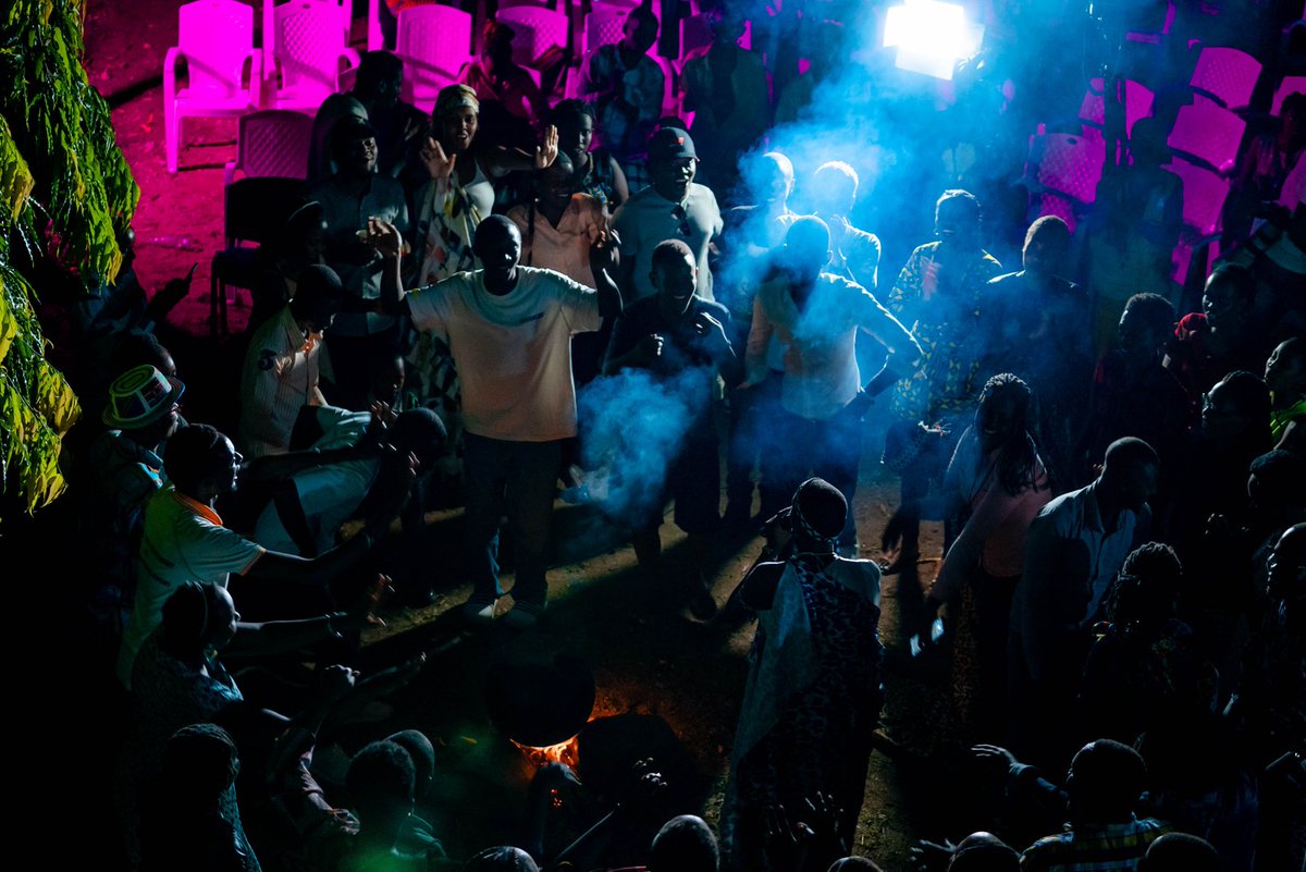 ODJ_Association's tweet photo. Après 69 jours, la soirée #Rinjora était de retour ce vendredi 05Avril.
Impatient de retrouver ce qu'apporte notre culture, plusieurs numéros de la soirée en plus du menu qu'offre #Rinjora ont assouvi le public qui était venu en grand nombre.
... https://t.co/8PeZMz7Mu5