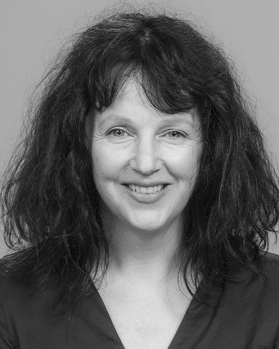 1/4 Morwenna Rowe is Course Leader for the MA Acting program (both Classical and Contemporary courses) at the Royal Central School of Speech and Drama, on which she also leads in Voice, Text and Accent/Dialect.