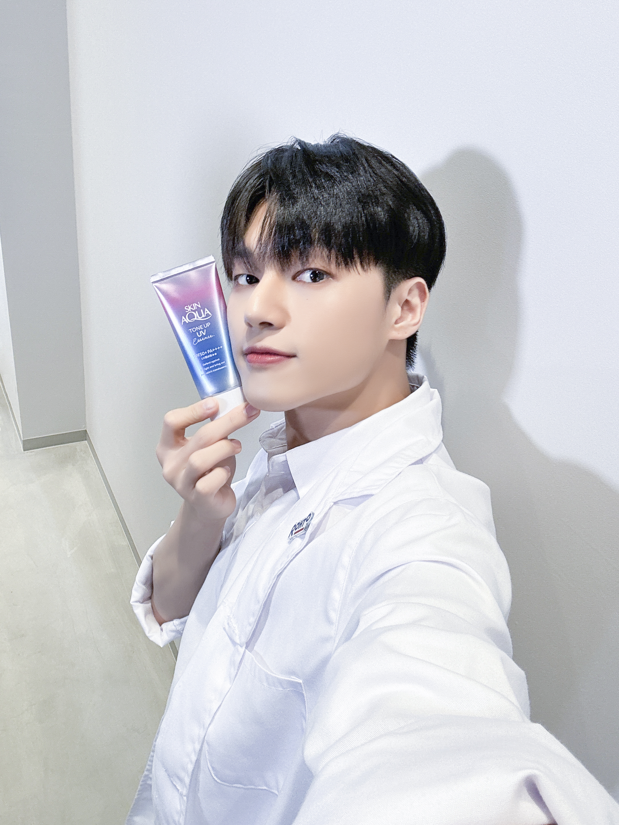 ATEEZ ヨーロッパ 限定 MD ウィンドブレーカー① No.16 ATEEZ - Wonderland 日程:11月11日 (金) 時間:開場 18時00
