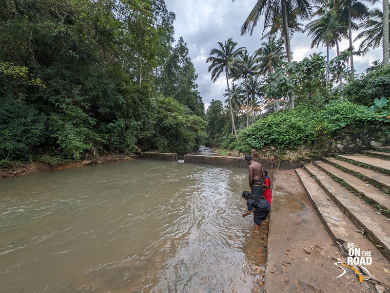 Planning a temple trip to #Kerala? Do visit this ancient temple located in the sacred forests of the #WesternGhats that is steeped in lots of legend. bit.ly/AryankavuSaast… #TemplesOfKerala #AryankavuSaasthaTemple #Aryankavu #KeralaTourism #IncredibleIndia #LordAyyappa