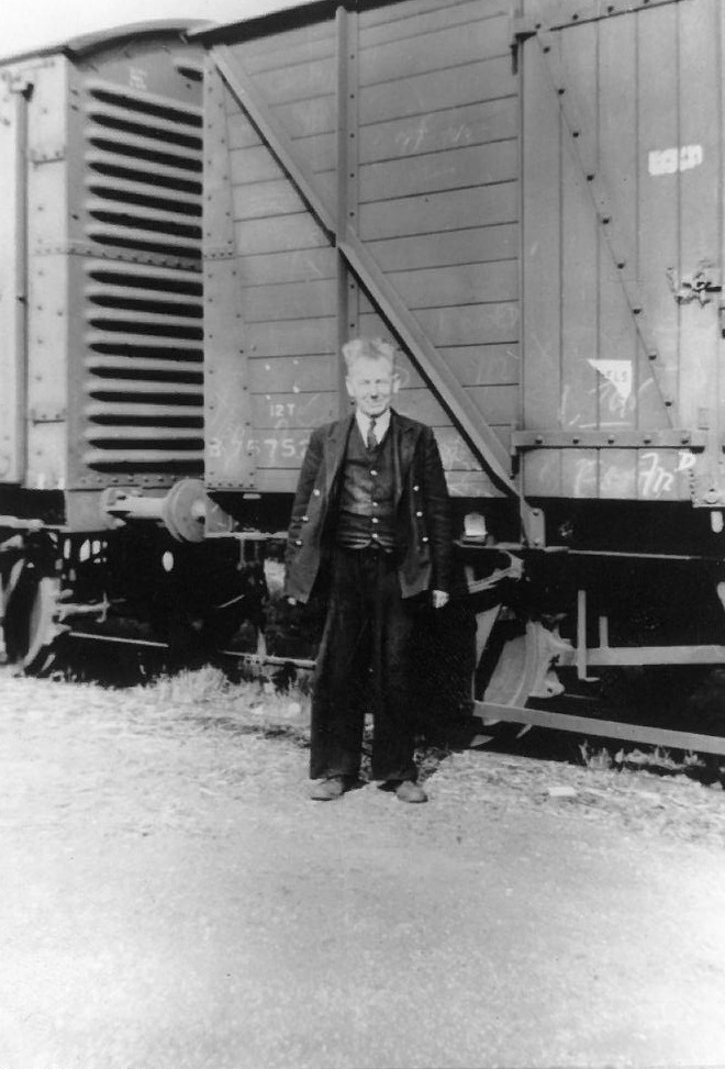 Happy #TimeCapsuleTuesday We have a photo from 1959
The only information we have on this gentleman is a potential name. Eric Voff.

Comment any information you may have about him below.