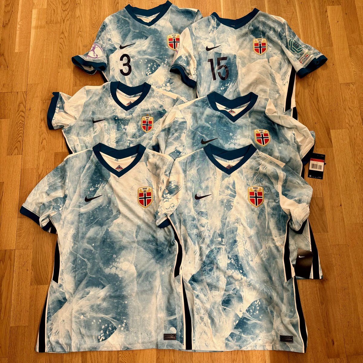 Women’s U19 matchworn medium - £85 Women’s BNWT medium - £100 Men’s BNWT Large & Medium - £200 Prices include shipping from Norway to UK/Europe DM for more info and pictures and to buy