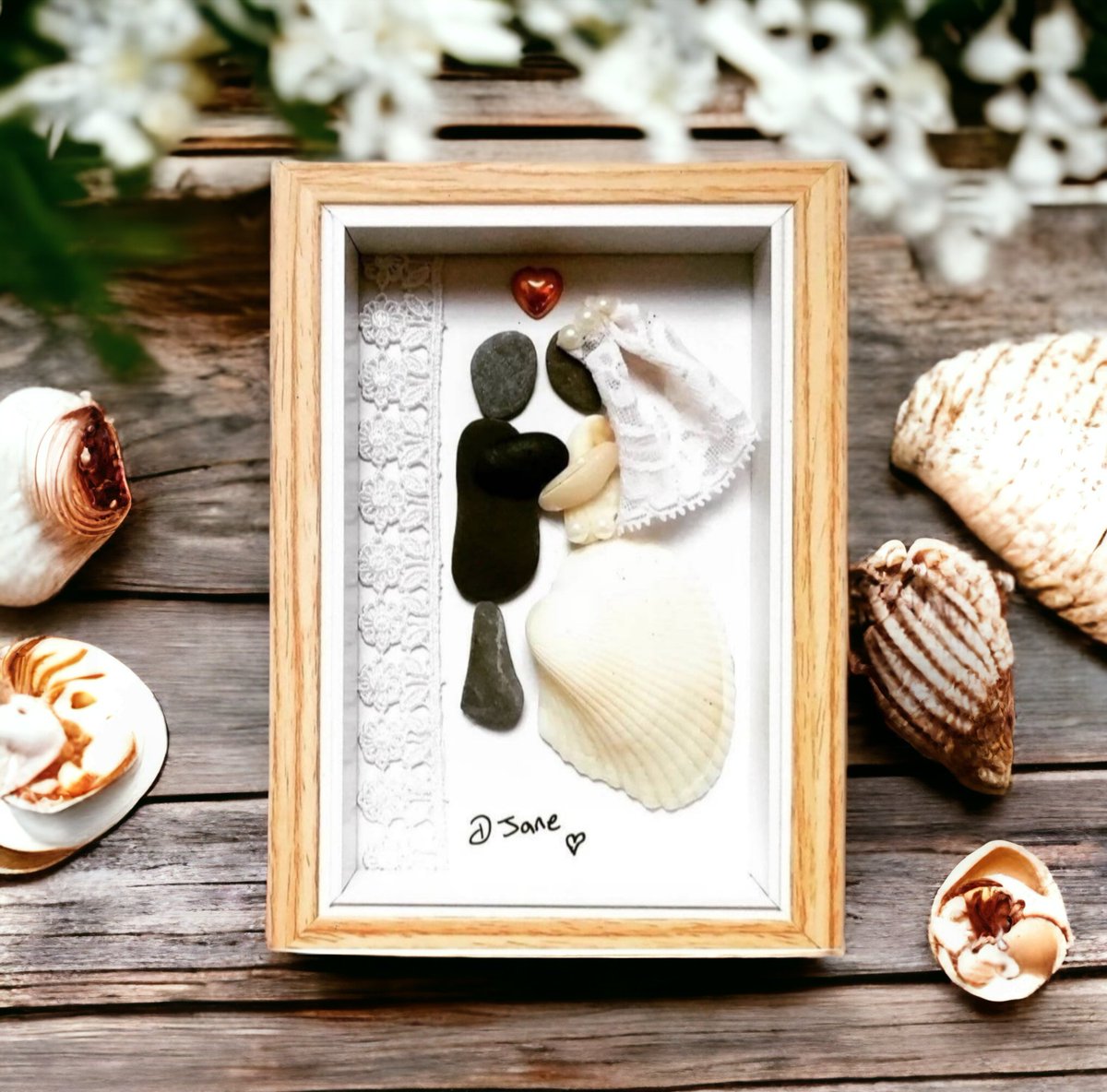 I have lots of these beautiful pebble & shell framed box art pics to add to my shop x 💙👰#craftmakersuk #TheCraftersUk #SmartSocial #getthatgift #UKGiftAM #handmadeinbritain #BizBubble #networkwiththrive #UKGiftHour #bizhour #Craftsuk #craftbizparty  #womaninbizhour #inbizhour