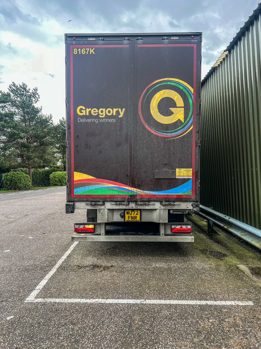 From Sherborne to Chard 🛣️

Don’t you just love a trailer swap ? I usually do, but not when you carry out your checks and discover a bulb out 💡 The one time I haven’t got my tools on me 🙄

Time for a call out ☎️

#HGV #Distribution #Haulage #Deliveringwinners…