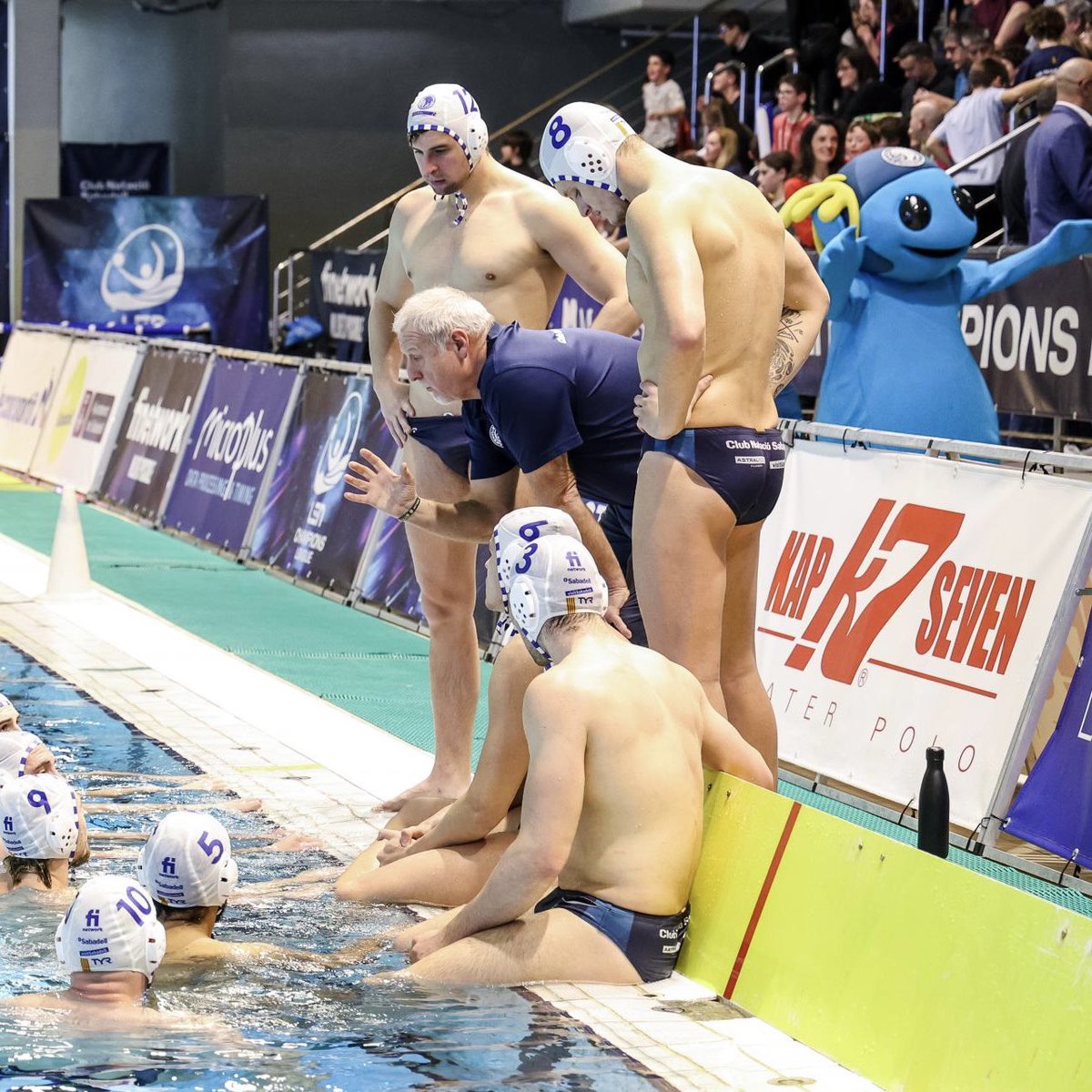 🇪🇺🔥 Big win for @CN_Sabadell men's team at Bucharest! Coached by our #BIWPAcademy Sports Director Quim Colet, they're one step closer to the @EuroAquatics Euro Cup Final 4 🏆 🔜 Mark your calendars for the second leg at Sabadell on April 27th! 📸 V.Castillo @DiariDeSabadell