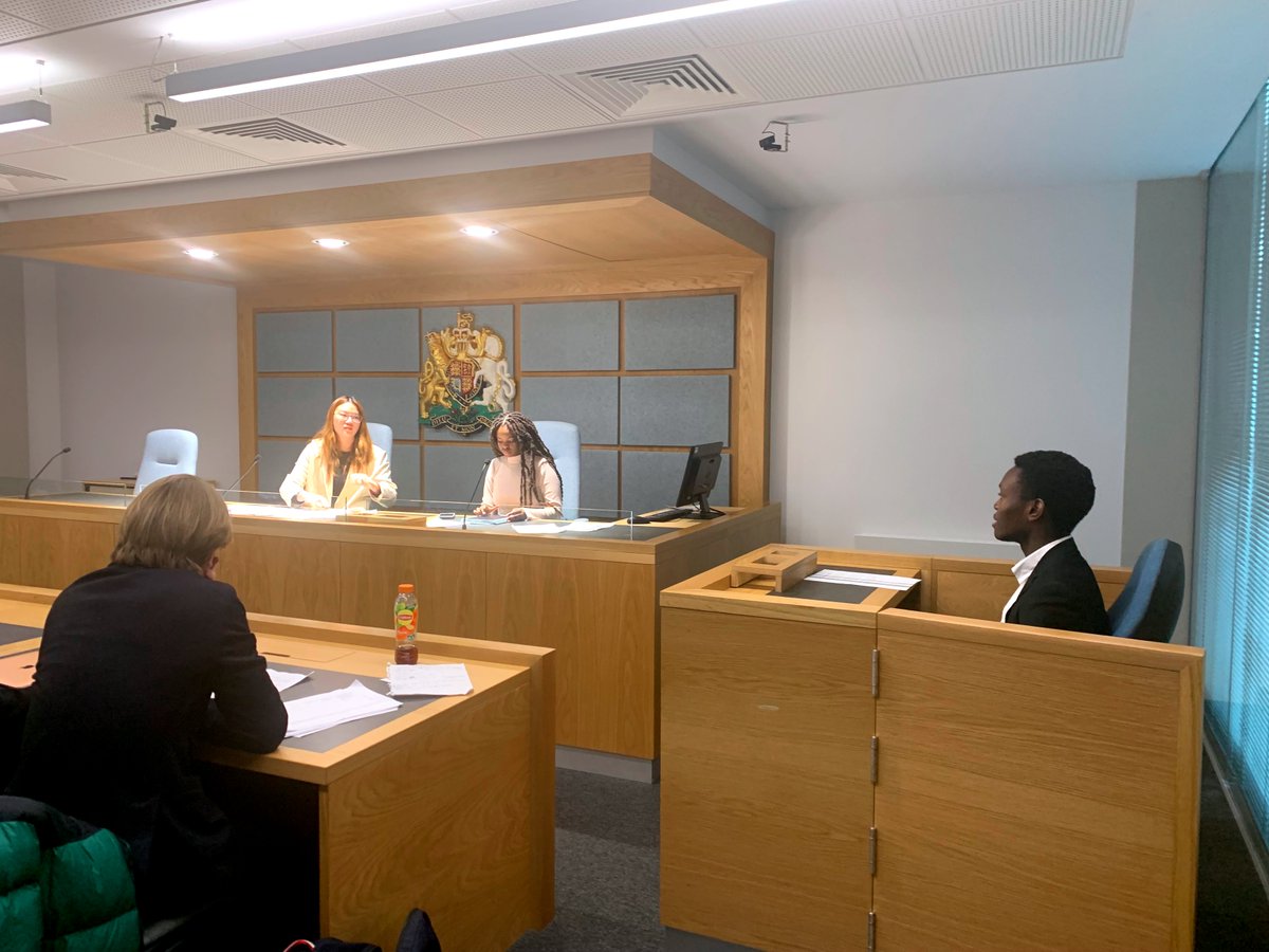 Take a look at one of the amazing facilities of UWE Bristol!

Our students had the opportunity to discuss a mock case in a court room setting. How cool is that! 🙌

#UWEBIC #Kaplanlife #studyinuk