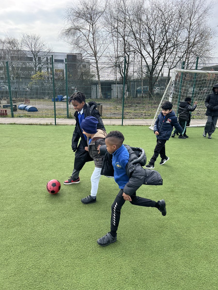 john_primary's tweet image. Year 6 loved helping and modelling good behaviour when supporting Reception during their PE session🙂 #onefamilyinChrist #goodexamples #friendship