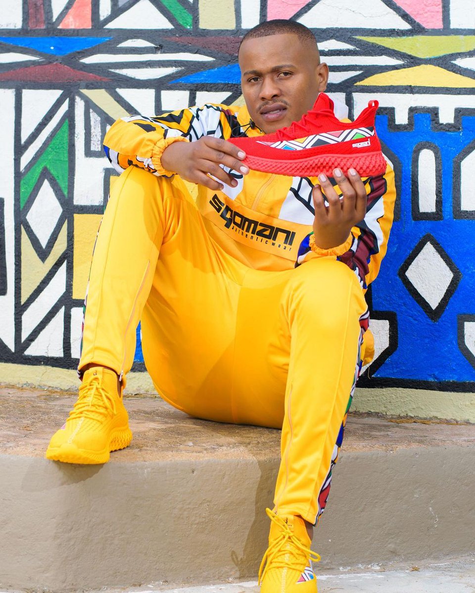 Meet Nkosinathi Fani Masilela Who Hails From KwaNdebele Siyabuswa. He Is The Founder & Ceo Of a Local Brand Called @SqomaniWear You Can Visit Their Website sqomaniwear.com #VukaNdebele #VukaKusileNdebele #VukaDarkie